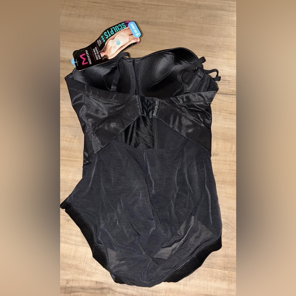 Maidenform Black Built-In Bra Body Shaper - Picture 2 of 4